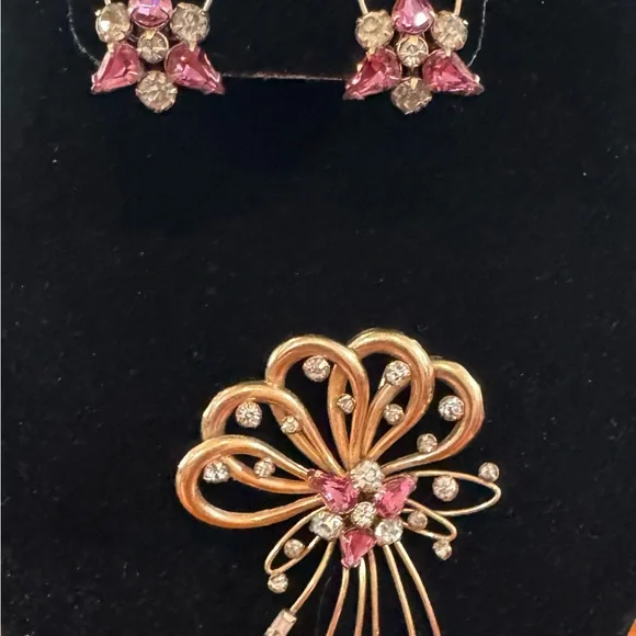 Vintage M & S Brooch & Earrings Set—1/20 12k Gold Filled, Pink/Clear Rhinestones - Picture 2 of 9